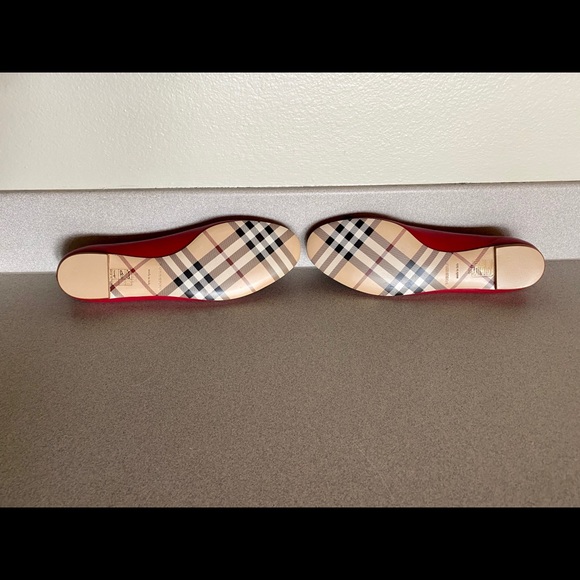 NEW BURBERRY Leather Flats - Picture 7 of 7
